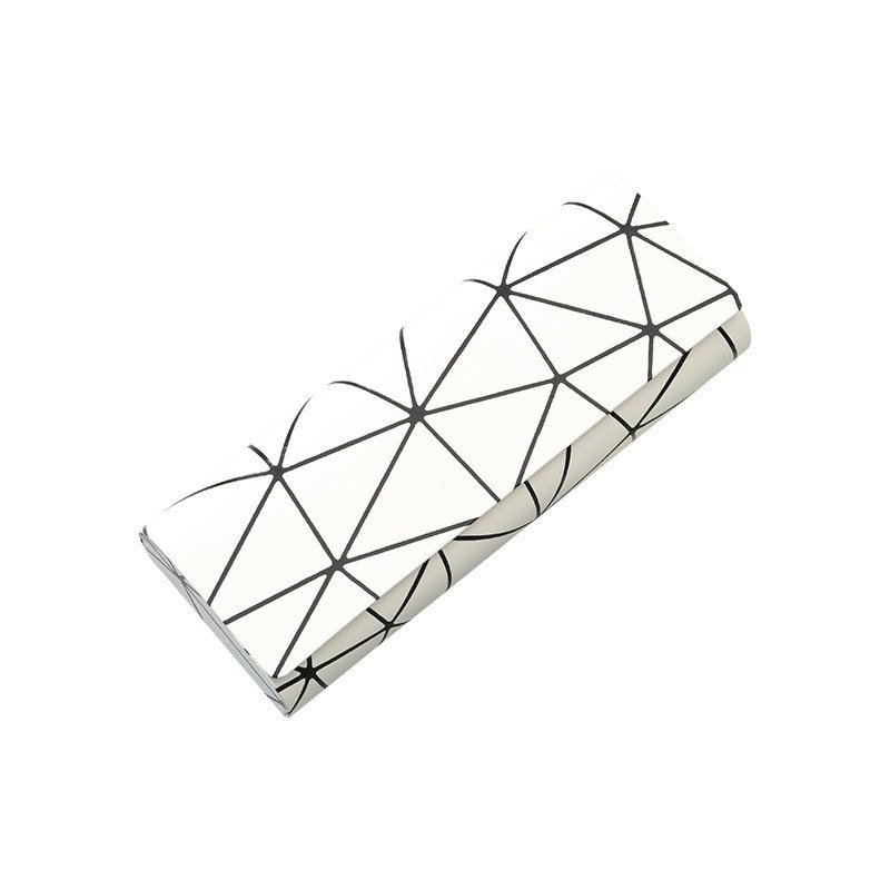 Geometric Print Eyeglass Case with Magnetic Closure - 图片 3